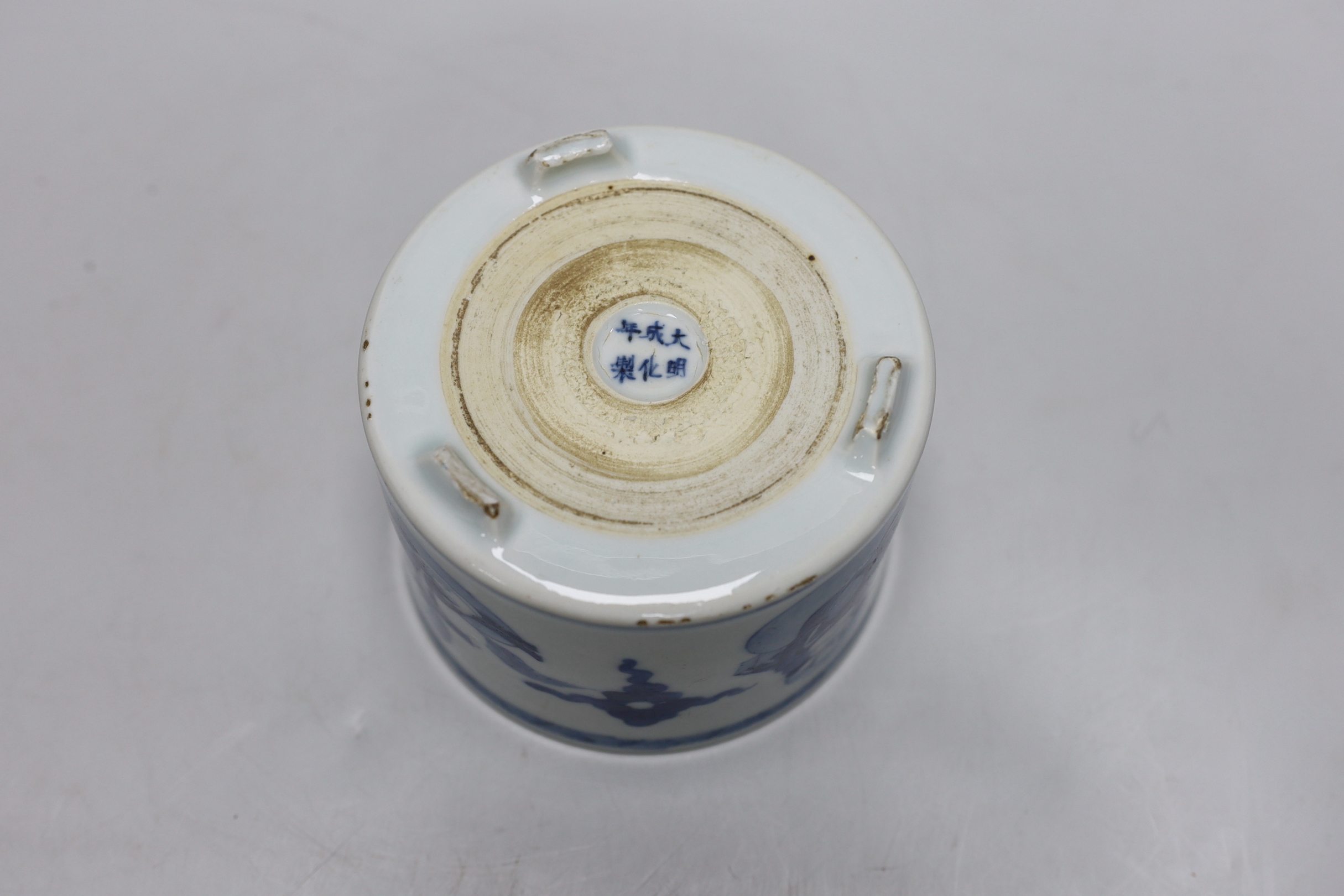 A Chinese blue and white ‘luohan’ brushpot, 13cm diameter